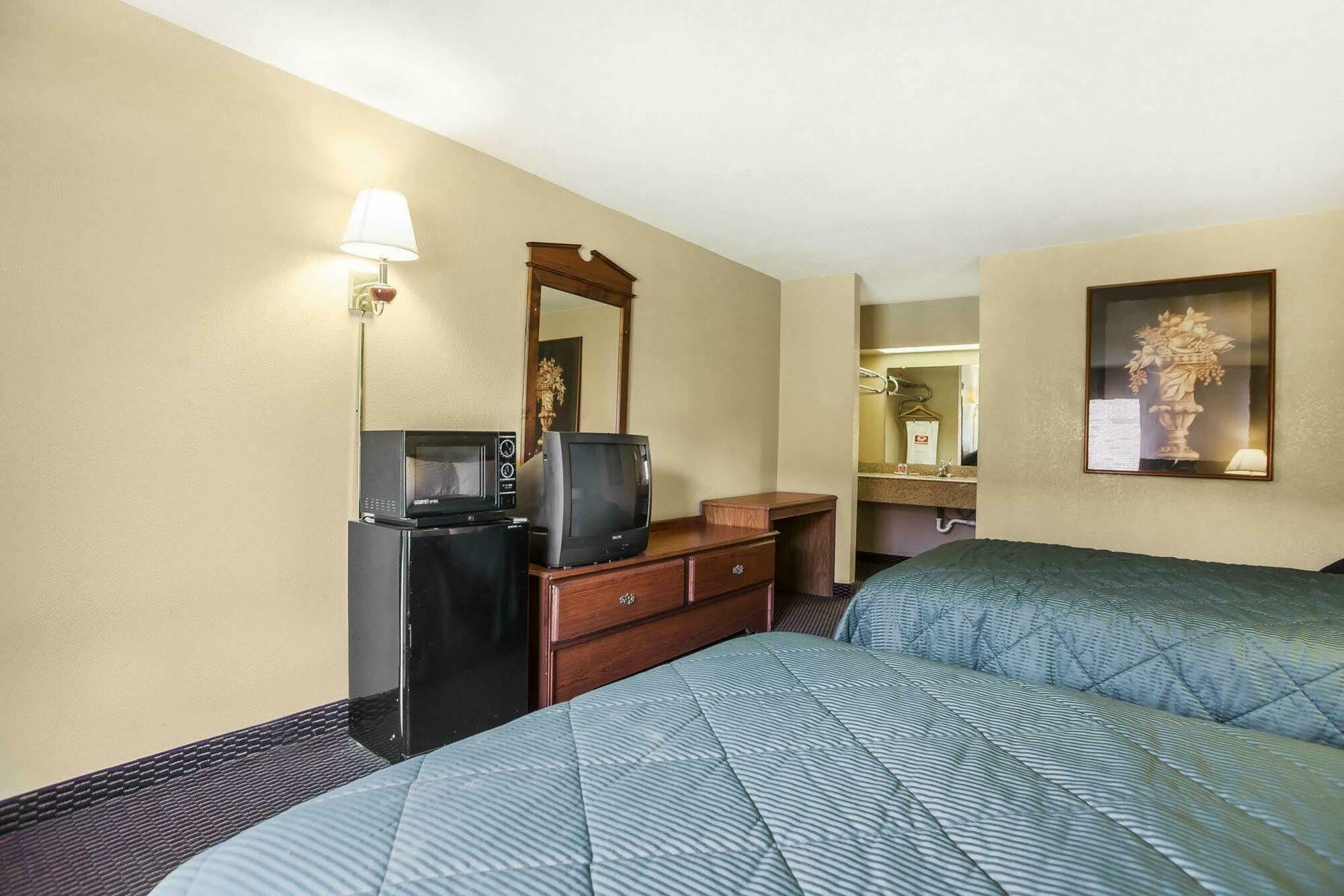 Econo Lodge Inn & Suites Denver Exterior foto
